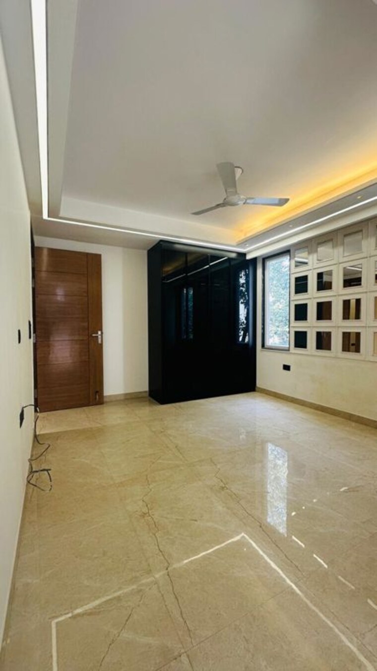 Room, suncity-heights 4 Bedroom 290 Sq.Yd. Builder Floor In Sector 54 Gurgaon 10589110