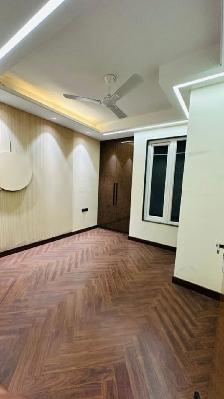 Room, suncity-heights 4 Bedroom 290 Sq.Yd. Builder Floor In Sector 54 Gurgaon 10589110