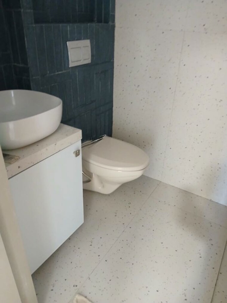 Bathroom, ekta-tripolis 3 Bedroom 1084 Sq.Ft. Apartment In Goregaon West Mumbai 10589128