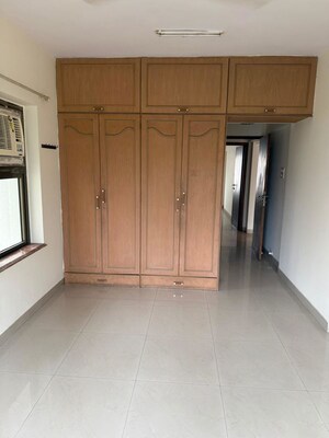 Room in 2 BHK Apartment at Marathon Omega, Lower Parel – for Rent