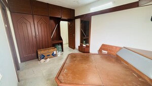Room in 3 BHK Apartment at Hiranandani Garden Eden 4, Powai – for Rent