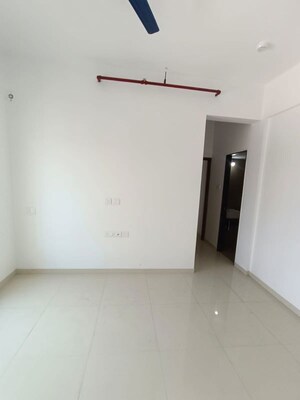 Room in 2 BHK Apartment at Runwal The Central Park, Chinchwad – for Rent