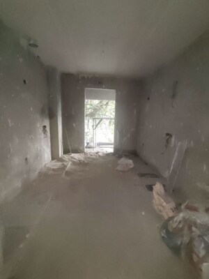 Parking in 3 BHK Builder Floor at Paschim Vihar – for Sale