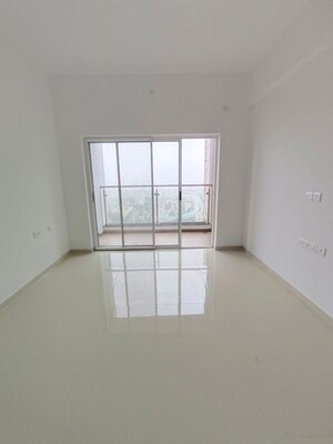 Room in 3 BHK Apartment at Runwal The Central Park, Chinchwad – for Rent