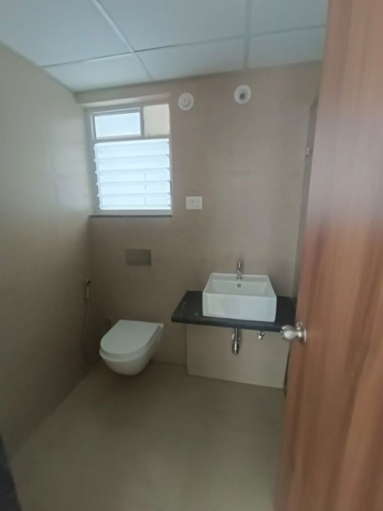 Bathroom, runwal-the-central-park 3 Bedroom 1200 Sq.Ft. Apartment In Chinchwad Pune 10589174
