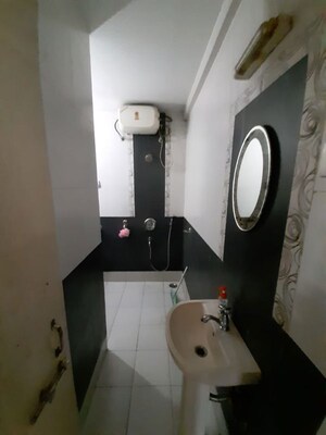 Bathroom in 1 BHK Apartment at Navi Peth – for Rent