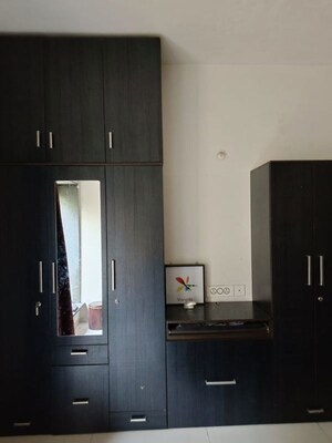 Room in 2 BHK Apartment at Kohinoor Shangrila, Pimpri – for Rent