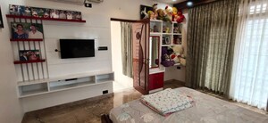Bedroom in 6+ BHK Independent House at Kalyan Nagar – for Sale