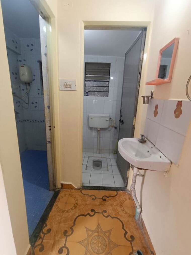 Bathroom, kute-vrundavan-society 2 Bedroom 1200 Sq.Ft. Apartment In Akurdi Pune 10589202