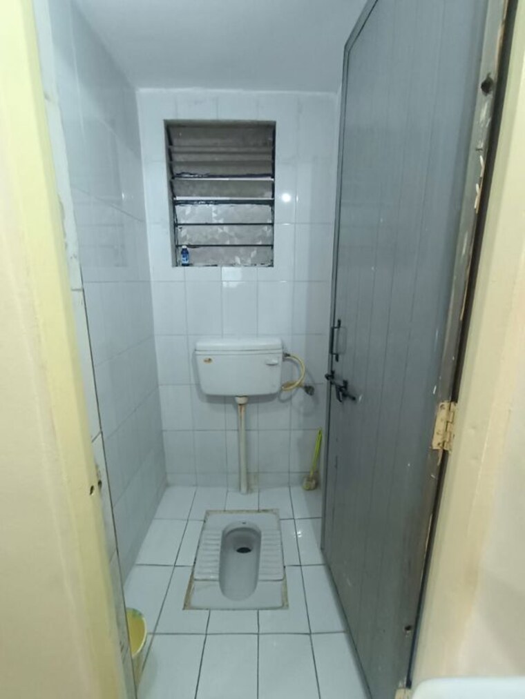 Bathroom, kute-vrundavan-society 2 Bedroom 1200 Sq.Ft. Apartment In Akurdi Pune 10589202