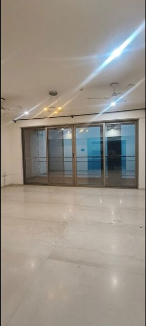 Room in 4 BHK Apartment at Tata Primanti Phase 2, Sector 72 – for Rent