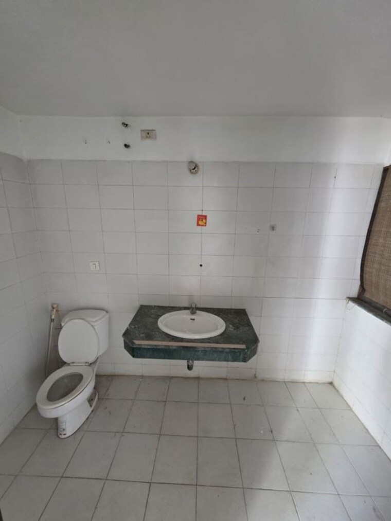 Bathroom, bptp-park-elite-floors 3 Bedroom 1200 Sq.Ft. Builder Floor In Sector 85 Faridabad 10589238