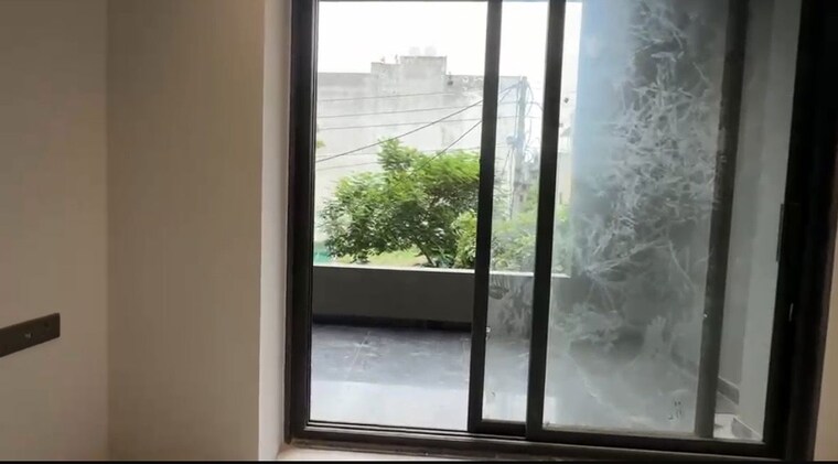 Balcony, sector 2 4 Bedroom 360 Sq.Yd. Builder Floor In Sector 2 Gurgaon 10589025
