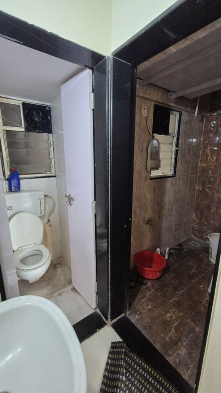 Bathroom, narhe 2 Bedroom 1043 Sq.Ft. Apartment In Narhe Pune 10589225