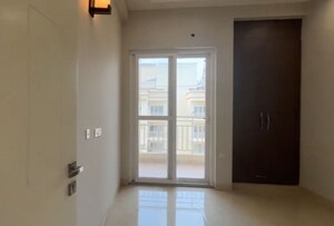 Room in 3 BHK Apartment at Paras Tierea, Sector 137 – for Sale