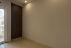 Room in 3 BHK Apartment at Paras Tierea, Sector 137 – for Sale