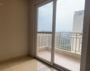 Room in 3 BHK Apartment at Paras Tierea, Sector 137 – for Sale