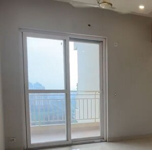 Room in 3 BHK Apartment at Paras Tierea, Sector 137 – for Sale
