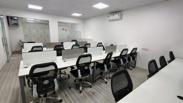 Team Area, sector 6 Commercial Office Space 3000 Sq.Ft. In Sector 6 Noida 10589042