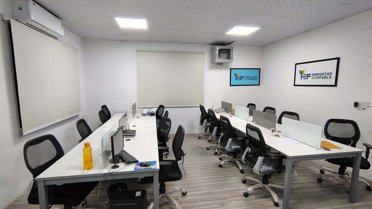 Team Area, sector 6 Commercial Office Space 3000 Sq.Ft. In Sector 6 Noida 10589042
