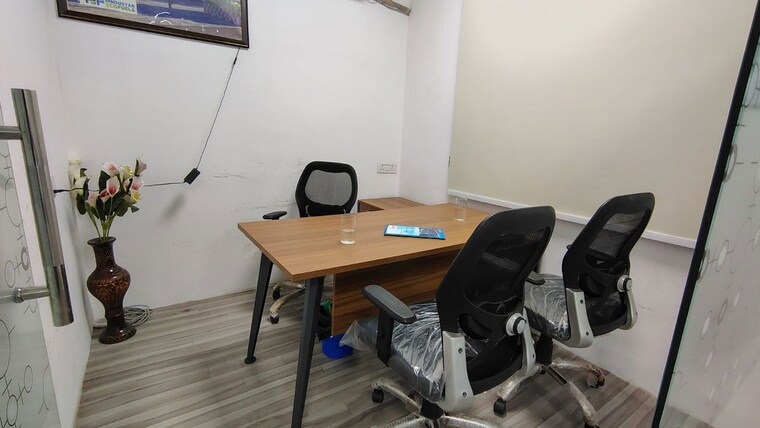 Team Area, sector 6 Commercial Office Space 3000 Sq.Ft. In Sector 6 Noida 10589042