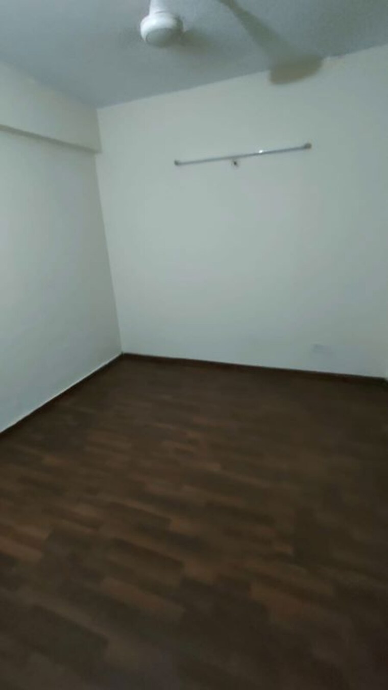 Room, paras-seasons 2 Bedroom 795 Sq.Ft. Apartment In Sector 168 Noida 10589309