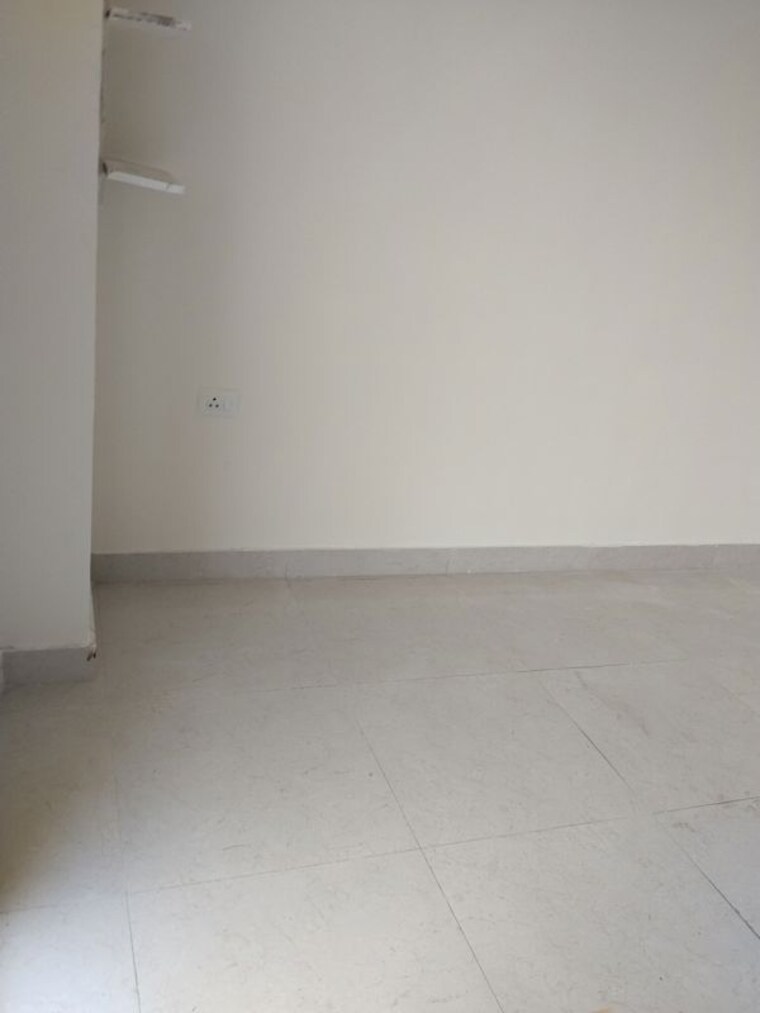 Room, signature-global-the-roselia 2 Bedroom 600 Sq.Ft. Apartment In Sector 95a Gurgaon 10589310