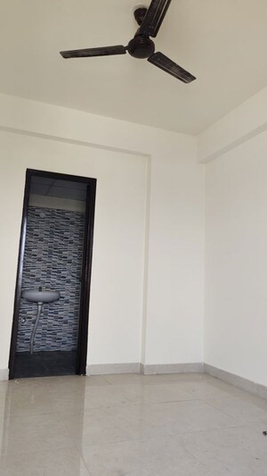 Room in 2 BHK Apartment at Signature Global The Roselia, Sector 95a – for Sale