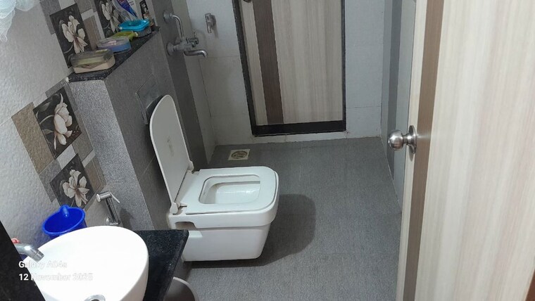 Bathroom, majiwada Pg For Boys In Majiwada 10589327