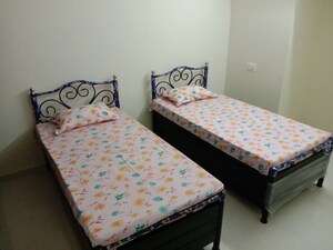 Bedroom in  Pg at Waghbil – for Rent
