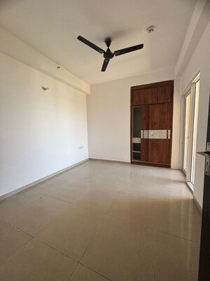 Room in 2 BHK Apartment at Gaur City 2 - 10th Avenue, Sector 16c Greater Noida – for Sale