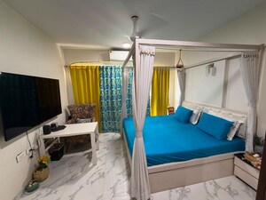 Bedroom in 3 BHK Apartment at Kalpataru Habita, Parel – for Rent