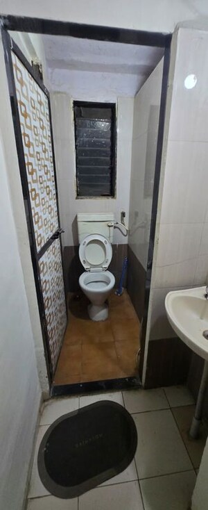 Bathroom in 1 BHK Apartment at Chembur – for Rent