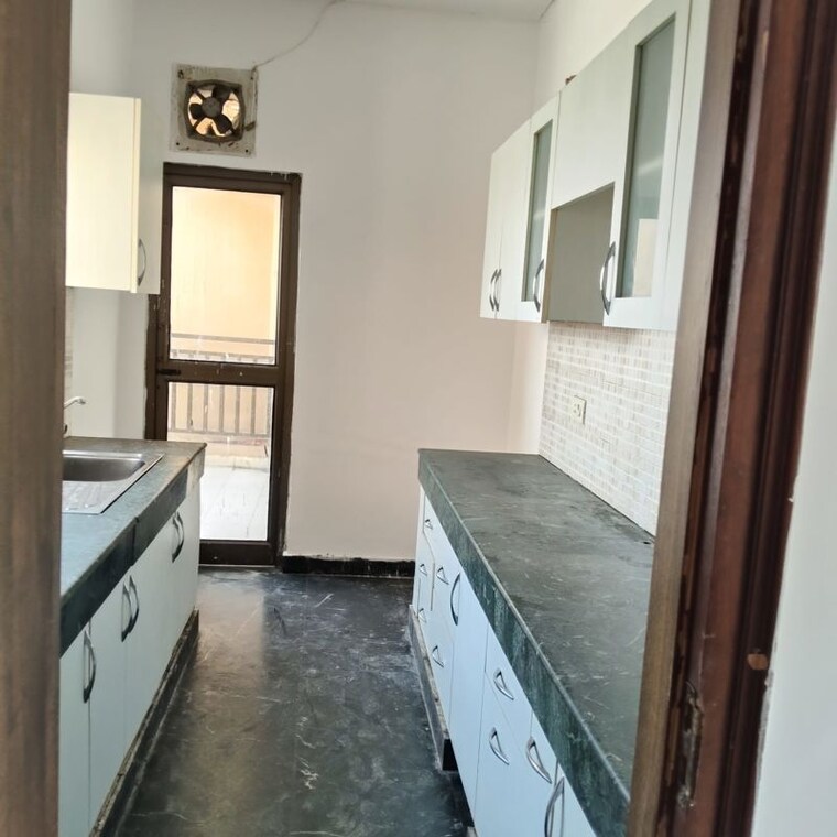 Kitchen, ardee-city-palm-grove-heights 3 Bedroom 2438 Sq.Ft. Apartment In Sector 52 Gurgaon 10589386