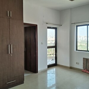 Room in 3 BHK Apartment at Ardee City Palm Grove Heights, Sector 52 – for Rent