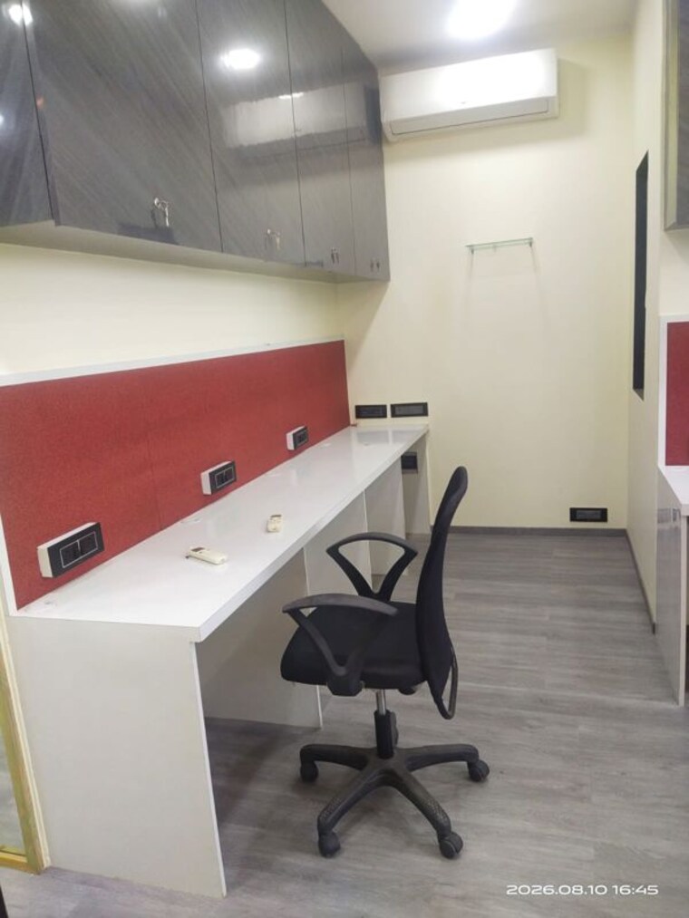 Team Area, remi-commercio Commercial Office Space 520 Sq.Ft. In Andheri West Mumbai 10589380