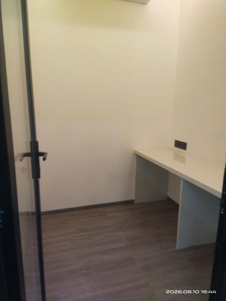 Team Area, remi-commercio Commercial Office Space 520 Sq.Ft. In Andheri West Mumbai 10589380