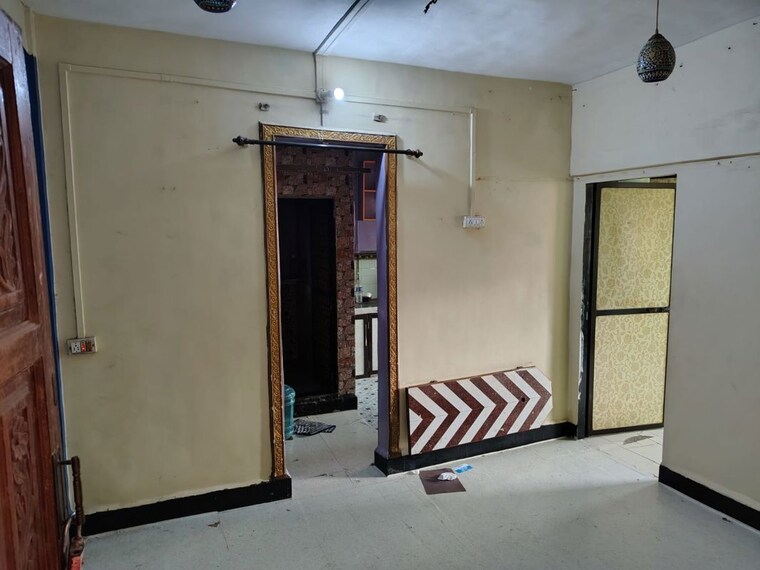 Room, kurla west 1 Bedroom 350 Sq.Ft. Apartment In Kurla West Mumbai 10589420
