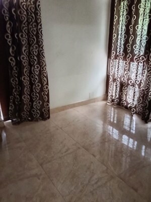Room in 3 BHK Builder Floor at Shivalik Colony – for Rent