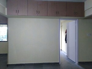 Furnished Amenities in 3 BHK Apartment at Kothrud – for Rent