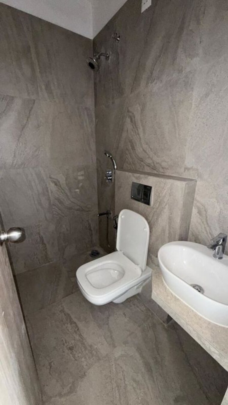 Bathroom, kohinoor-square-altissimo 3 Bedroom 1575 Sq.Ft. Apartment In Dadar West Mumbai 10589440