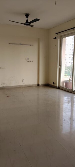 Room in 3.5 BHK Apartment at Shiv Sai Ozone Park, Sector 86 – for Sale