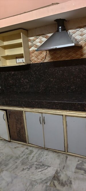 Furnished Amenities in 2 BHK Builder Floor at Devendra Nagar – for Rent