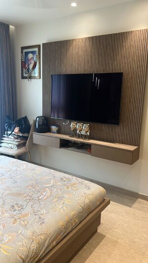 Furnished Amenities in 2 BHK Apartment at Castle Rock, Powai – for Sale