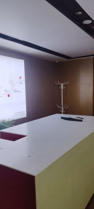 Room in  Office Space at Netaji Subhash Place – for Rent