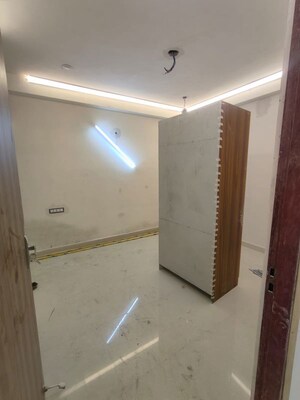 Room in 2 BHK Builder Floor at Saket – for Rent
