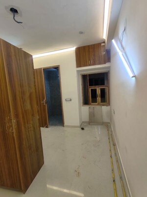 Room in 2 BHK Builder Floor at Saket – for Rent
