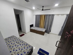 Room in  Pg at Kandivali East – for Rent