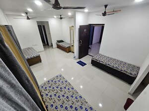 Room in  Pg at Kandivali East – for Rent