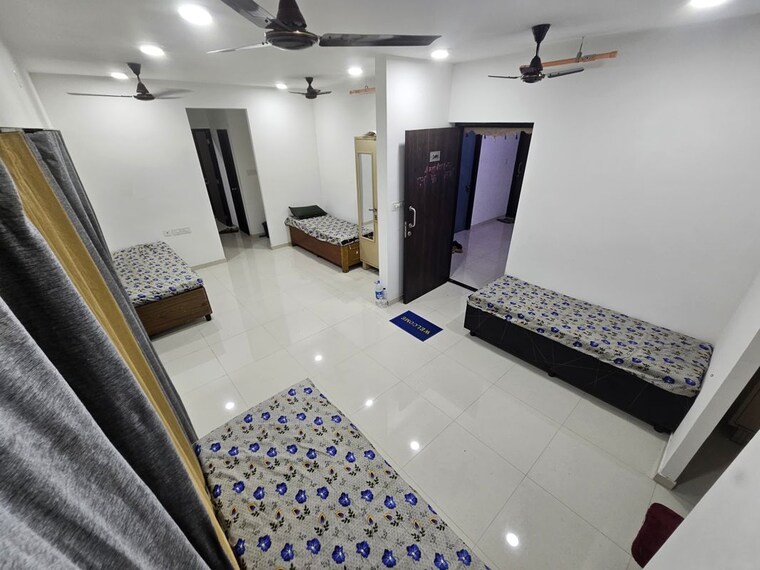 Room, kandivali east Pg For Boys & Girls In Kandivali East 10589481